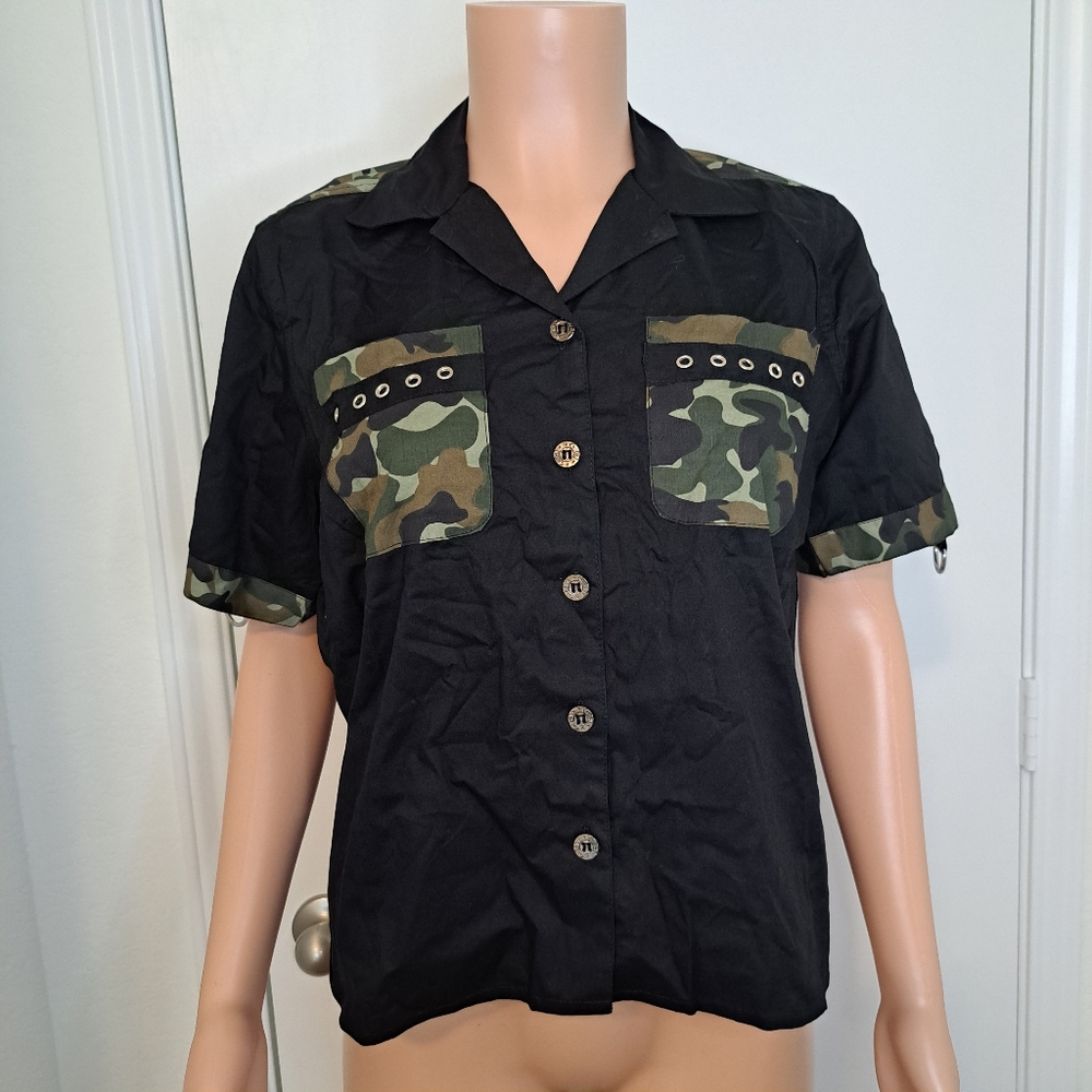 Dead Threads Womens XL Shirt Goth Black Camouflage Button Down Short Sleeve